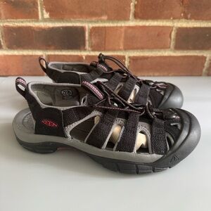 BRAND NEW Keen Women's Black and Gray Sandals